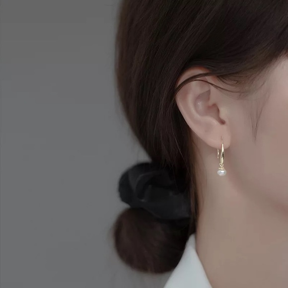 Natural Pearl drop earrings - real 18k gold plated on 925 sterling silver - Picture 5 of 12